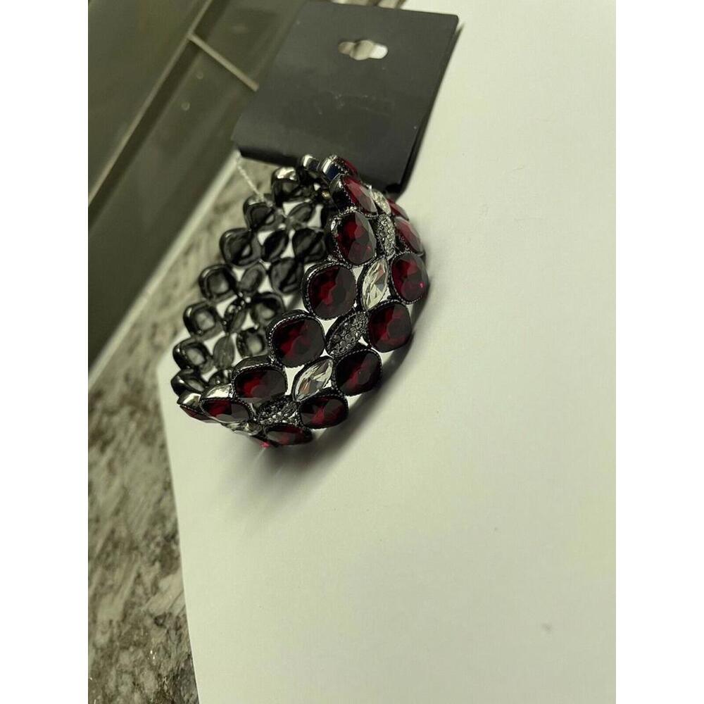 Kohl’s NWT Gunmetal Red Rhinestone Stretchy Stretch Bracelet MSRP $34 -Nice Gift